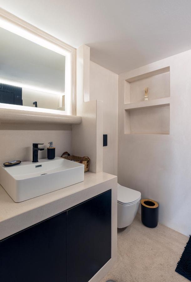 Black And White Apartment Pollonia Esterno foto